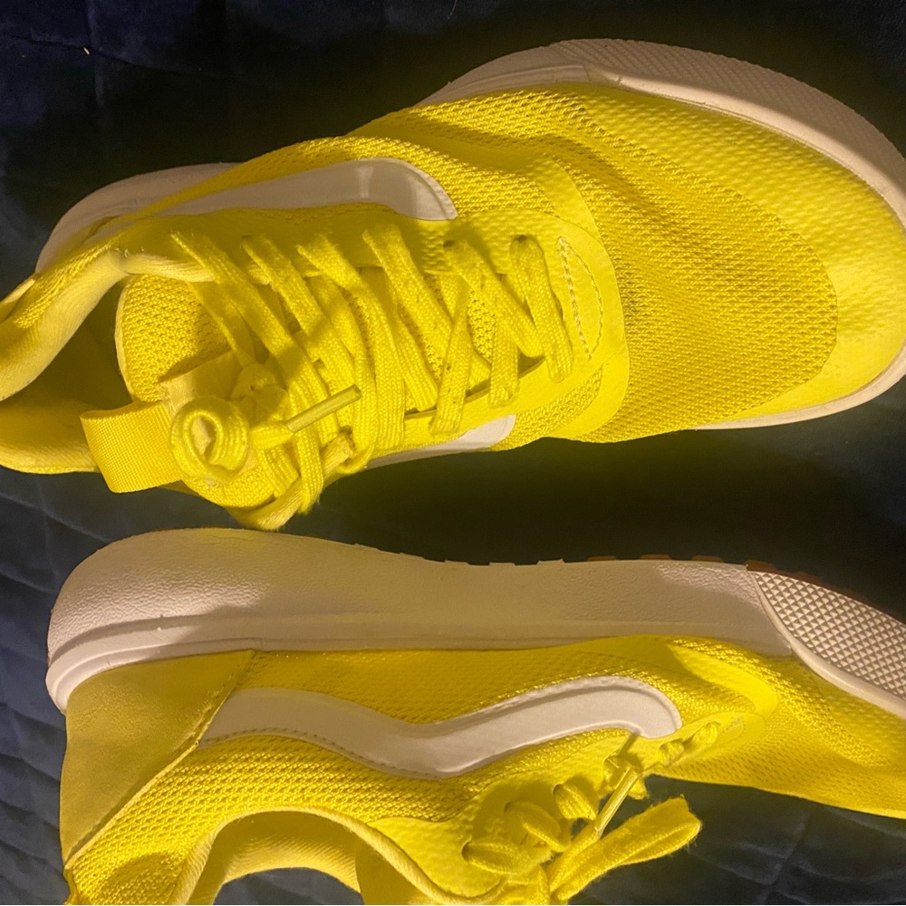 Vans UltraRange Yellow Sneakers – Men’s 7 / Women’s 8.5 - Picture 2 of 5